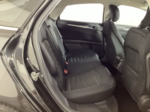 Used 2014 Ford Fusion SE FWD image 10