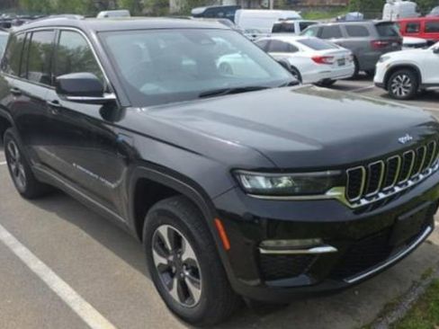 Used 2023 Jeep Grand Cherokee 4WD 4xe image 1