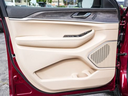 New 2026 Jeep Grand Cherokee L Limited RWD image 24