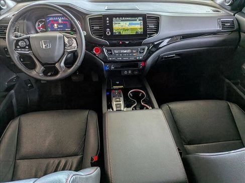 Certified 2024 Honda Passport Black Edition image 18