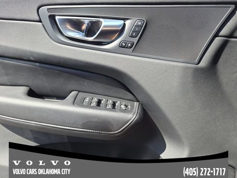 Certified 2025 Volvo XC60 B5 Plus AWD/4WD image 17