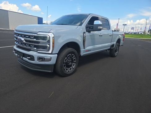 Used 2024 Ford F250 Platinum AWD/4WD image 3