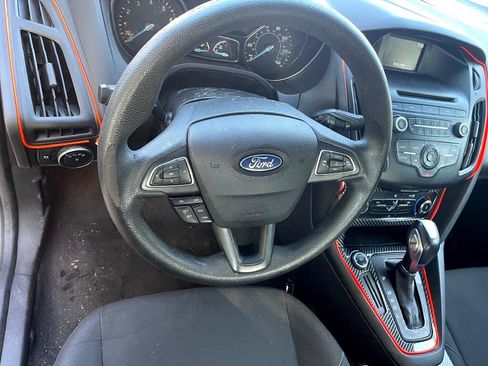 Used 2015 Ford Focus SE image 13