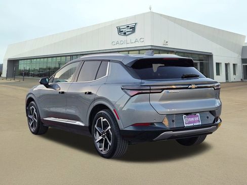 Used 2025 Chevrolet Equinox EV LT w/ Convenience Package image 4