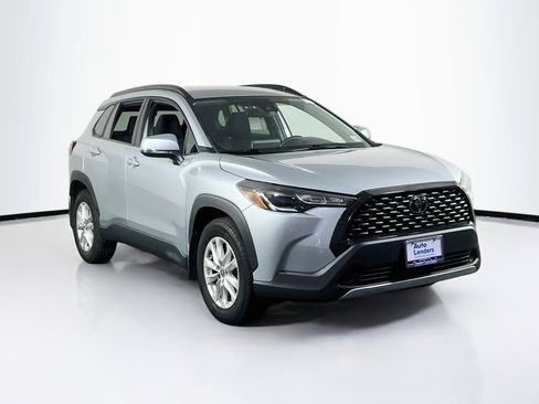 Used 2022 Toyota Corolla Cross LE AWD/4WD image 3