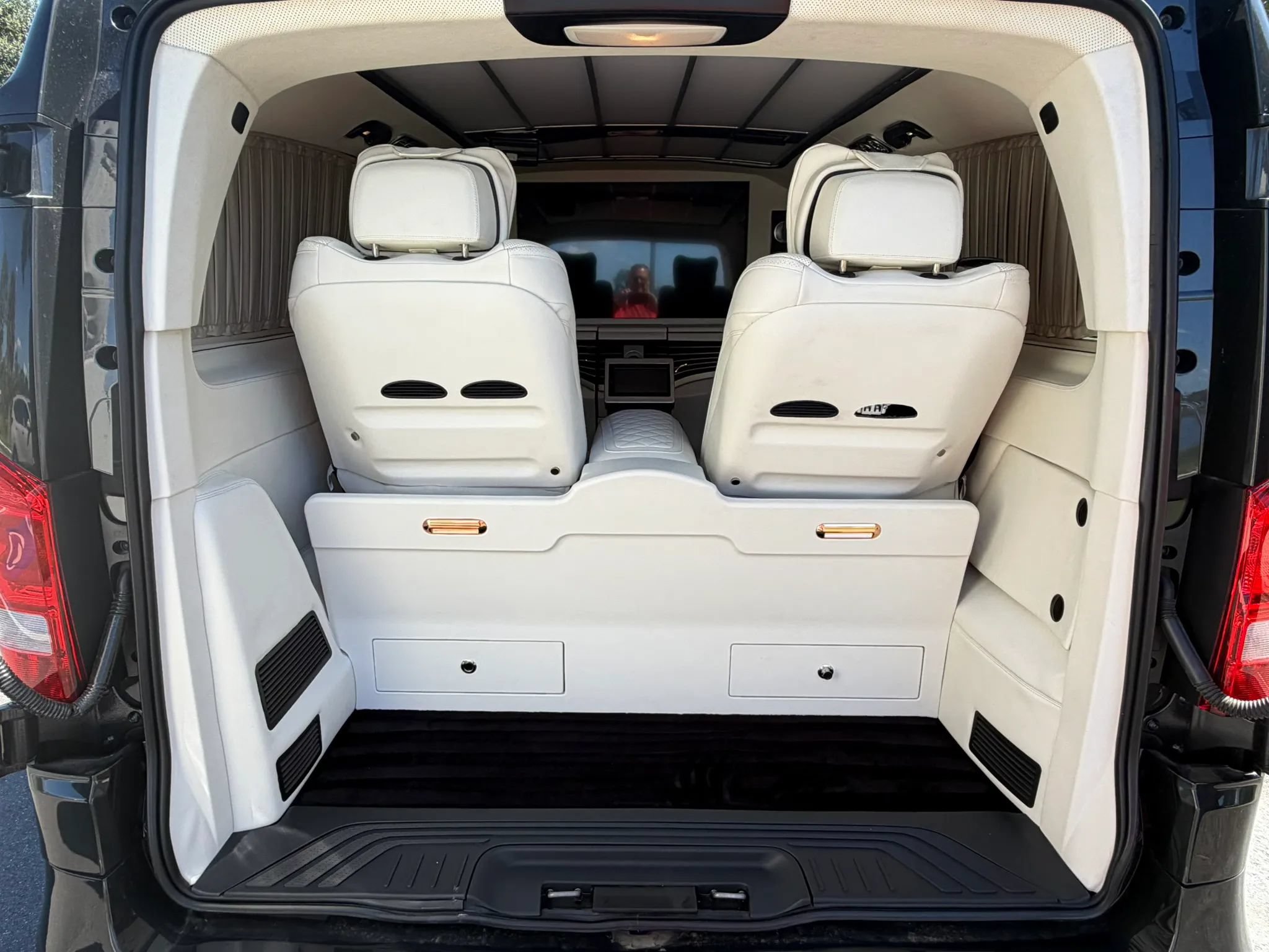 Used 2021 Mercedes-Benz Metris Passenger w/ Premium Safety Package image 19