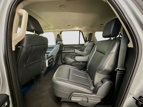 Used 2024 Ford Expedition Max XLT image 29