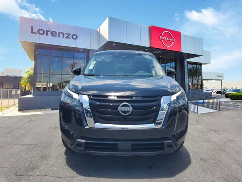 New 2025 Nissan Pathfinder S image 2