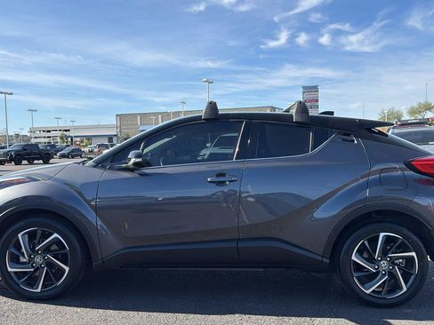 Used 2022 Toyota C-HR Limited image 4
