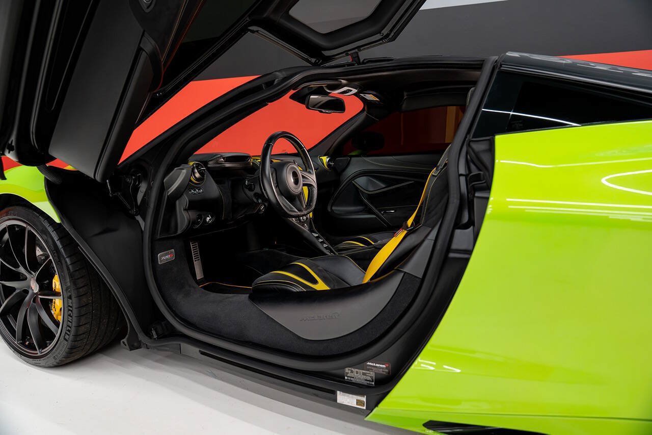 Used 2018 McLaren 720S Performance RWD image 36