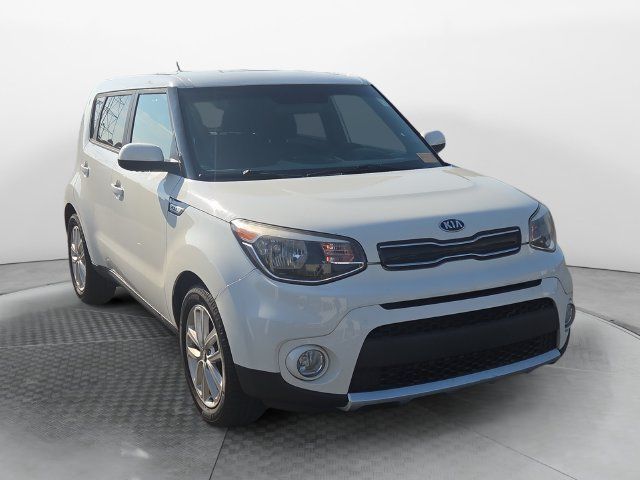 Used 2017 Kia Soul + FWD image 7