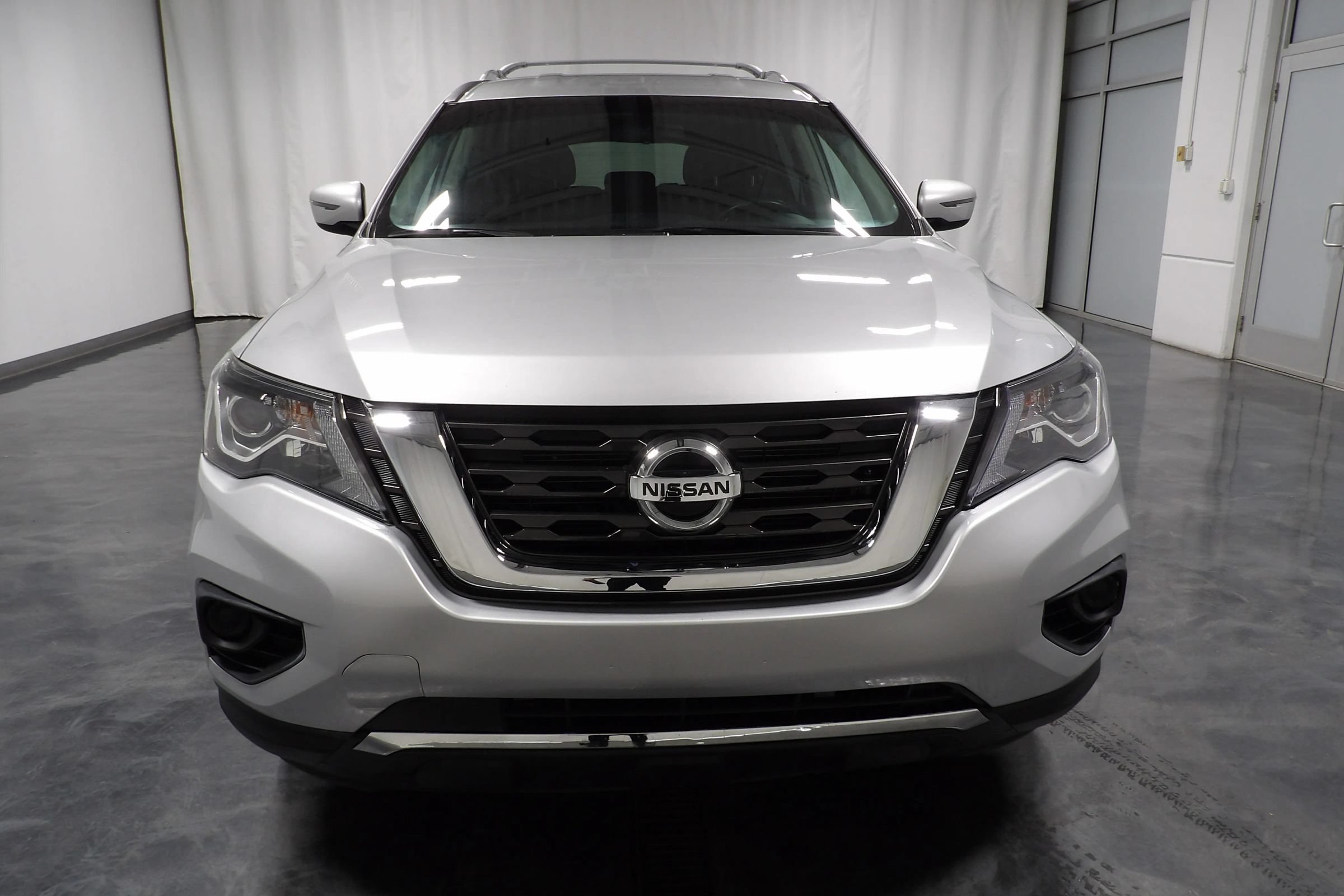 Used 2020 Nissan Pathfinder S FWD image 2