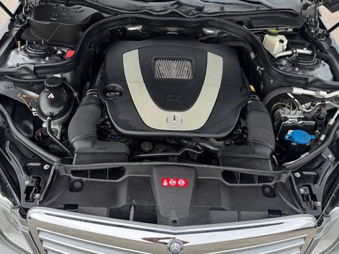 Used 2010 Mercedes-Benz E 350 4MATIC Sedan image 29