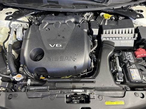 Used 2023 Nissan Maxima SR w/ Sport Mat Group image 28