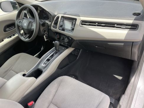 Used 2018 Honda HR-V LX image 19