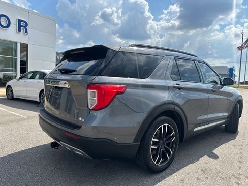 Used 2021 Ford Explorer XLT w/ Equipment Group 202A RWD image 18