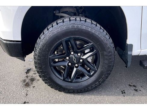 Used 2022 Chevrolet Silverado 1500 LT Trail Boss image 10