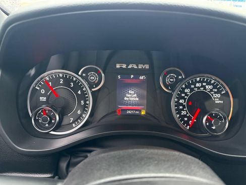 Used 2025 RAM 1500 Big Horn AWD/4WD image 6