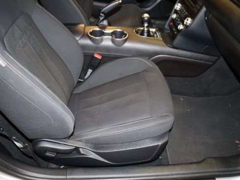 Used 2019 Ford Mustang Coupe image 23