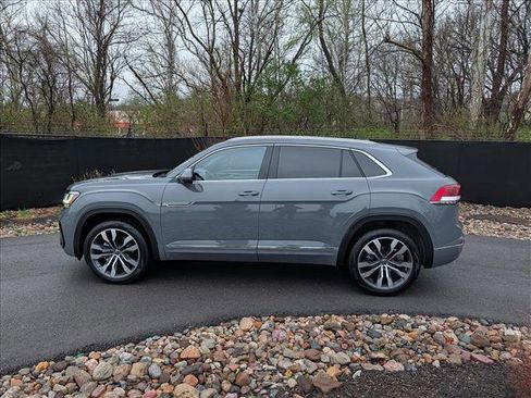 Used 2023 Volkswagen Atlas Cross Sport SEL Premium R-Line image 2