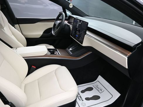 Used 2025 Tesla Model X AWD/4WD image 29