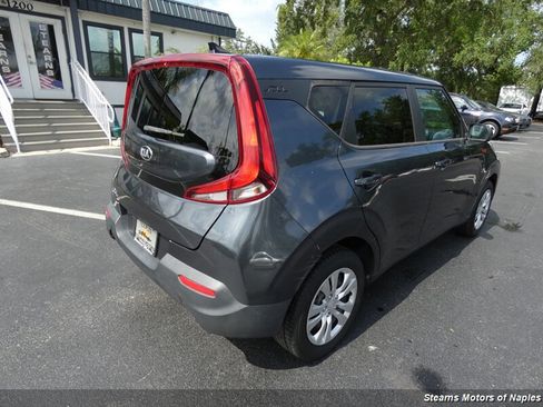 Used 2020 Kia Soul LX FWD image 11