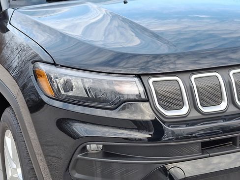 Certified 2022 Jeep Compass Latitude w/ Convenience Group image 9