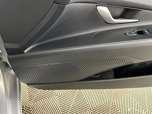 Used 2023 Hyundai Elantra SEL image 29