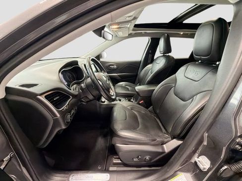 Used 2019 Jeep Cherokee Limited AWD/4WD image 18