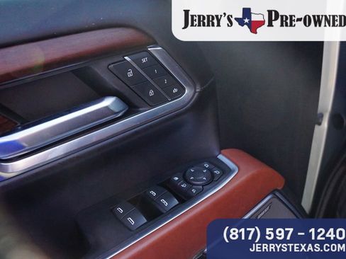Used 2024 GMC Sierra 3500 Denali Ultimate image 17