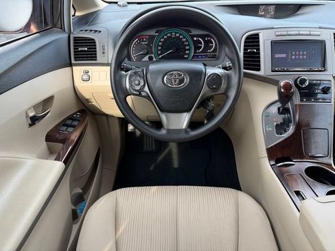 Used 2013 Toyota Venza LE FWD image 24