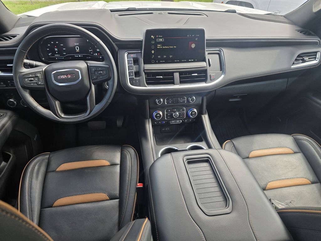 Used 2024 GMC Yukon AT4 w/ Technology Package AWD/4WD image 17