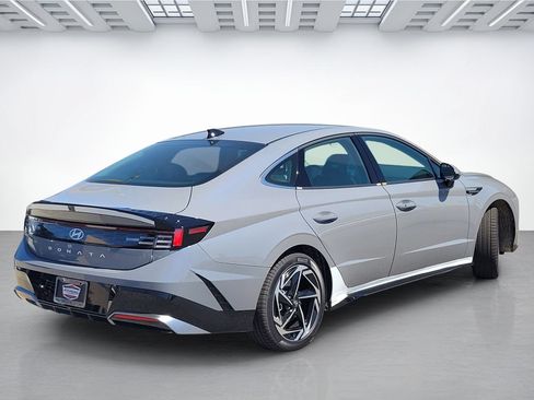 New 2026 Hyundai Sonata SEL FWD image 4