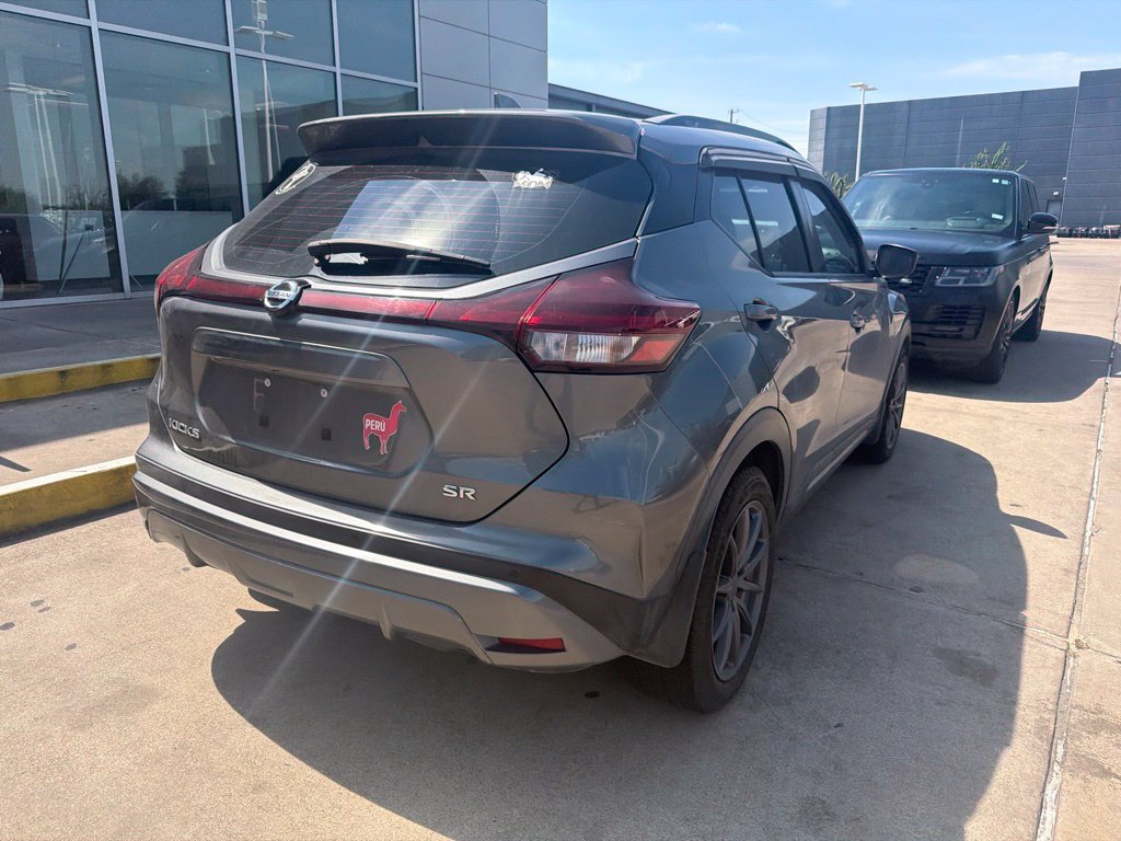 Used 2021 Nissan Kicks SR w/ SR Premium Package FWD image 4