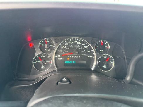 Used 2016 Chevrolet Express 4500 RWD image 15