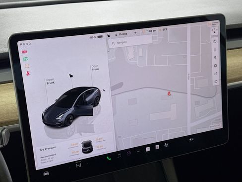 Used 2023 Tesla Model 3 Standard Range image 2