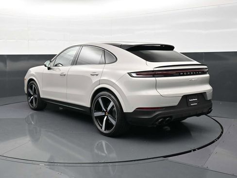 Certified 2026 Porsche Cayenne Coupe AWD/4WD image 3