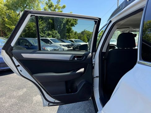 Used 2019 Subaru Outback 2.5i Premium AWD/4WD image 23