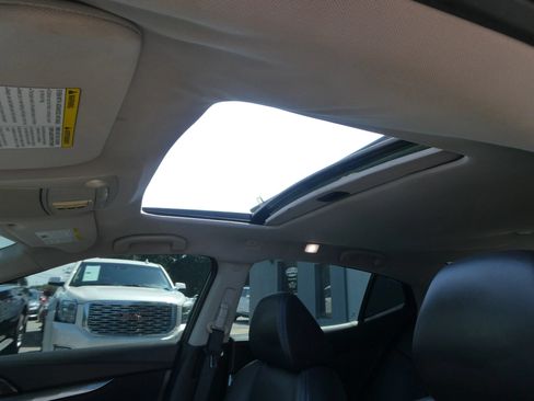 Used 2016 Nissan Maxima SR FWD image 10