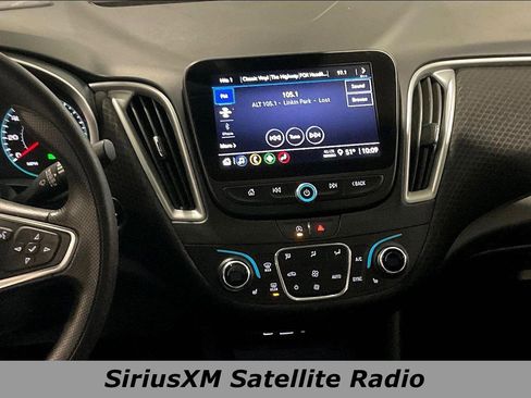 Used 2024 Chevrolet Malibu LT FWD image 9