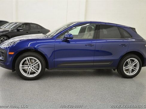 Used 2023 Porsche Macan image 3