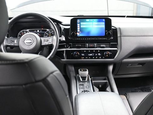 Used 2025 Nissan Pathfinder SL image 14