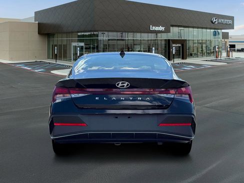 New 2026 Hyundai Elantra SE image 6