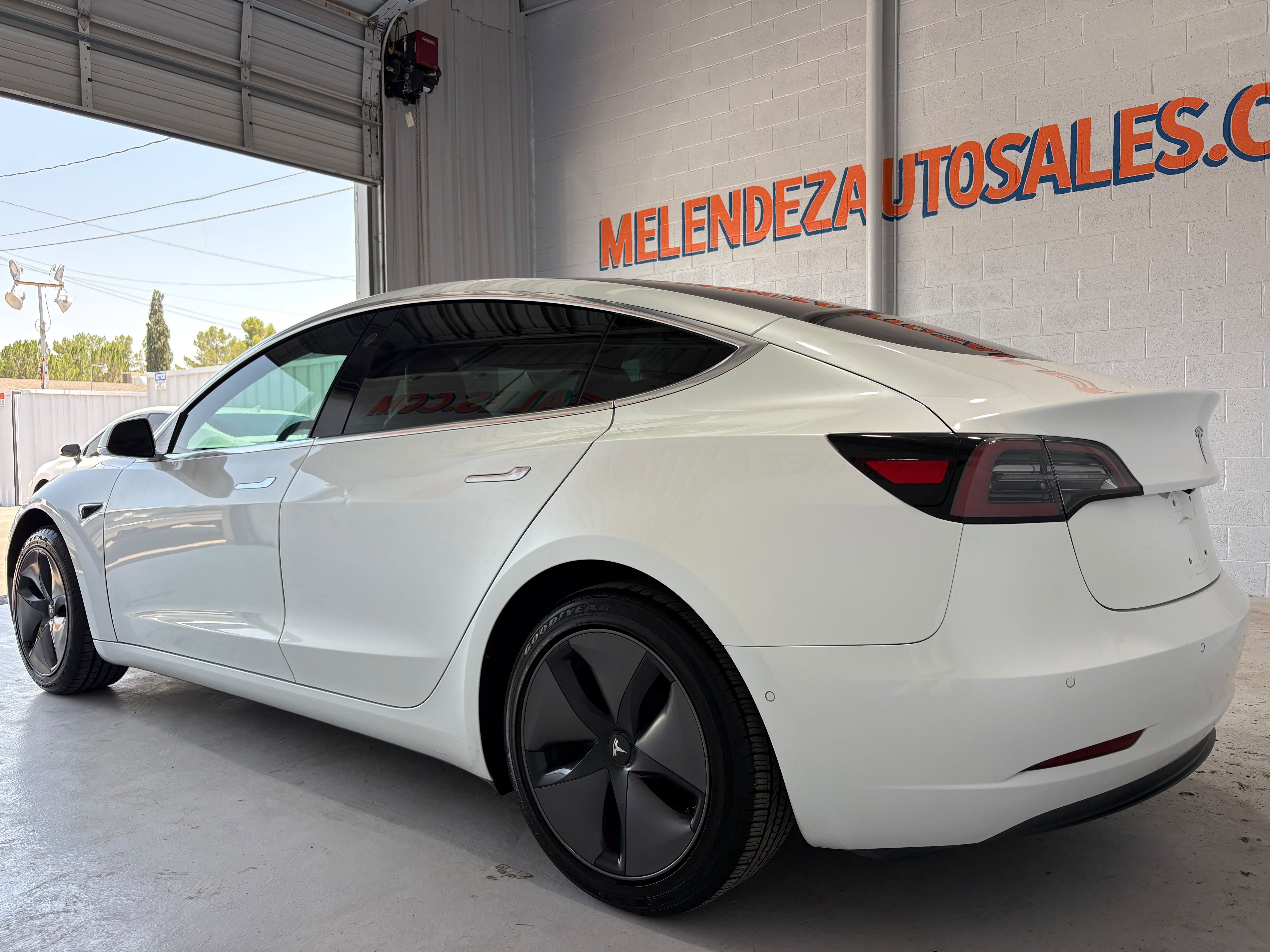Used 2018 Tesla Model 3 Long Range RWD image 3