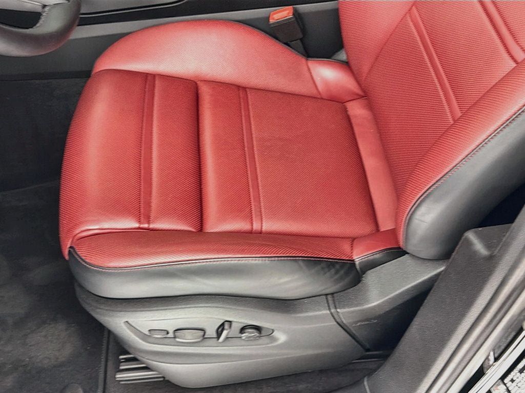 Certified 2024 Porsche Cayenne Coupe AWD/4WD image 13
