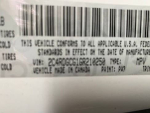 Used 2016 Dodge Grand Caravan SXT image 27