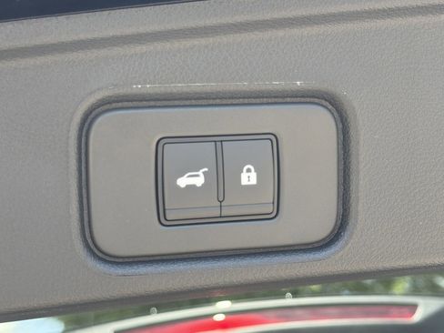 New 2026 Nissan Pathfinder SV w/ SV Premium Package FWD image 30