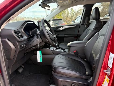 New 2025 Ford Escape SE w/ PHEV Premium Package image 9