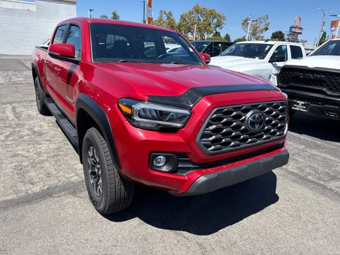 Used 2022 Toyota Tacoma TRD Off-Road w/ TRD Premium Off Road Package AWD/4WD image 6