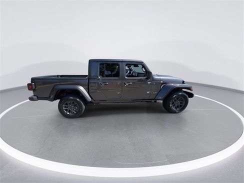 New 2025 Jeep Gladiator Sport image 9